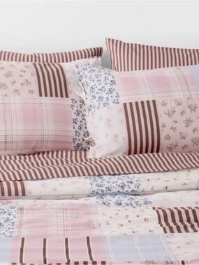 Twin/TwinXL Percale Patchwork Comforter Set from The Hollister Collection Target